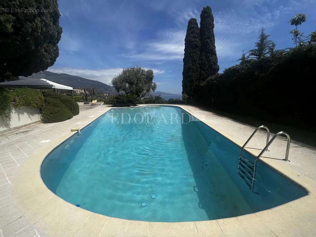 Appartement à ROQUEBRUNE-CAP-MARTIN