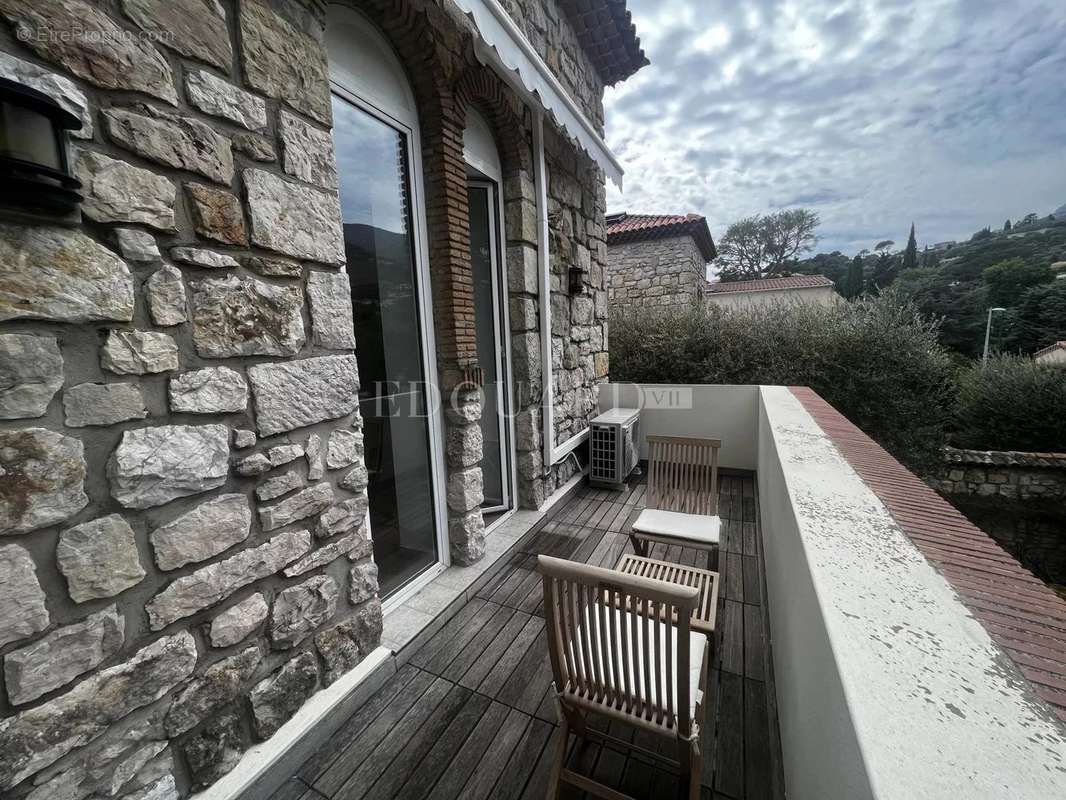 Appartement à ROQUEBRUNE-CAP-MARTIN