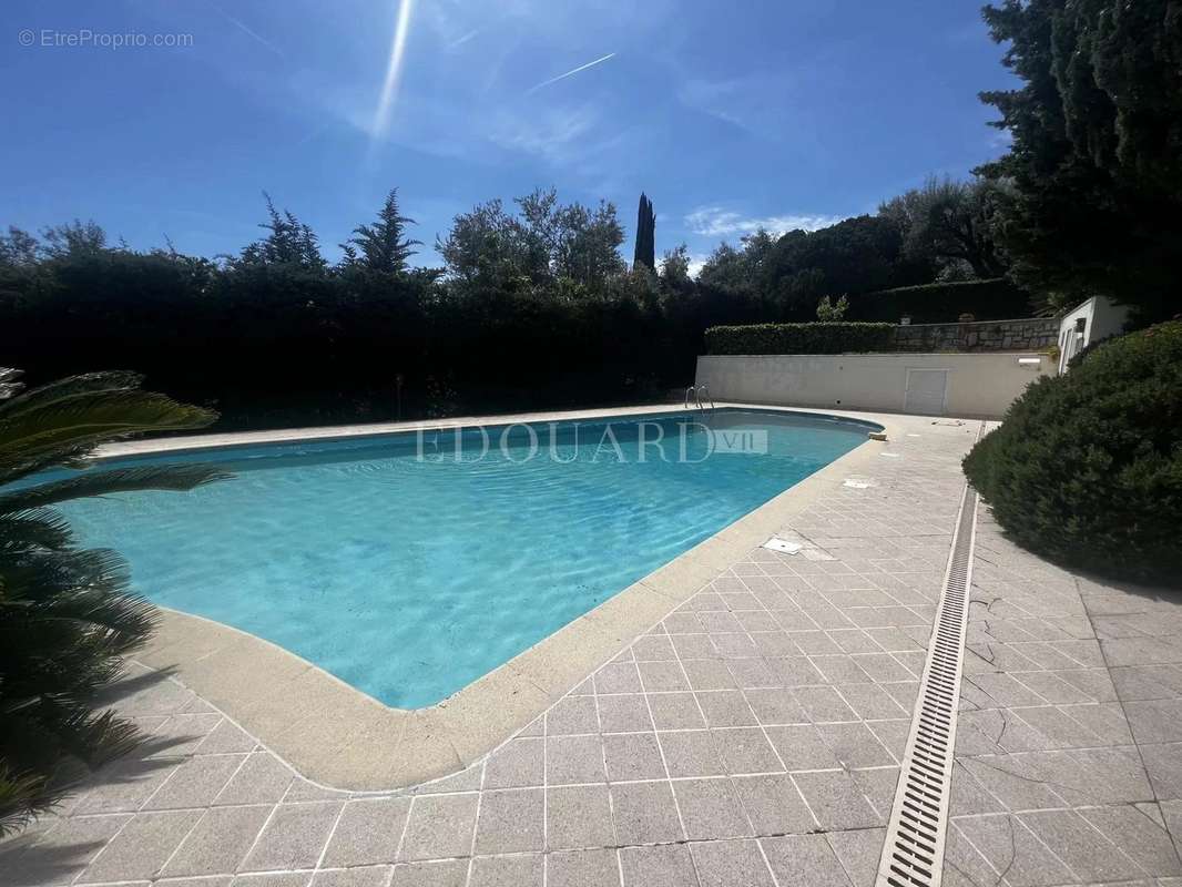 Appartement à ROQUEBRUNE-CAP-MARTIN