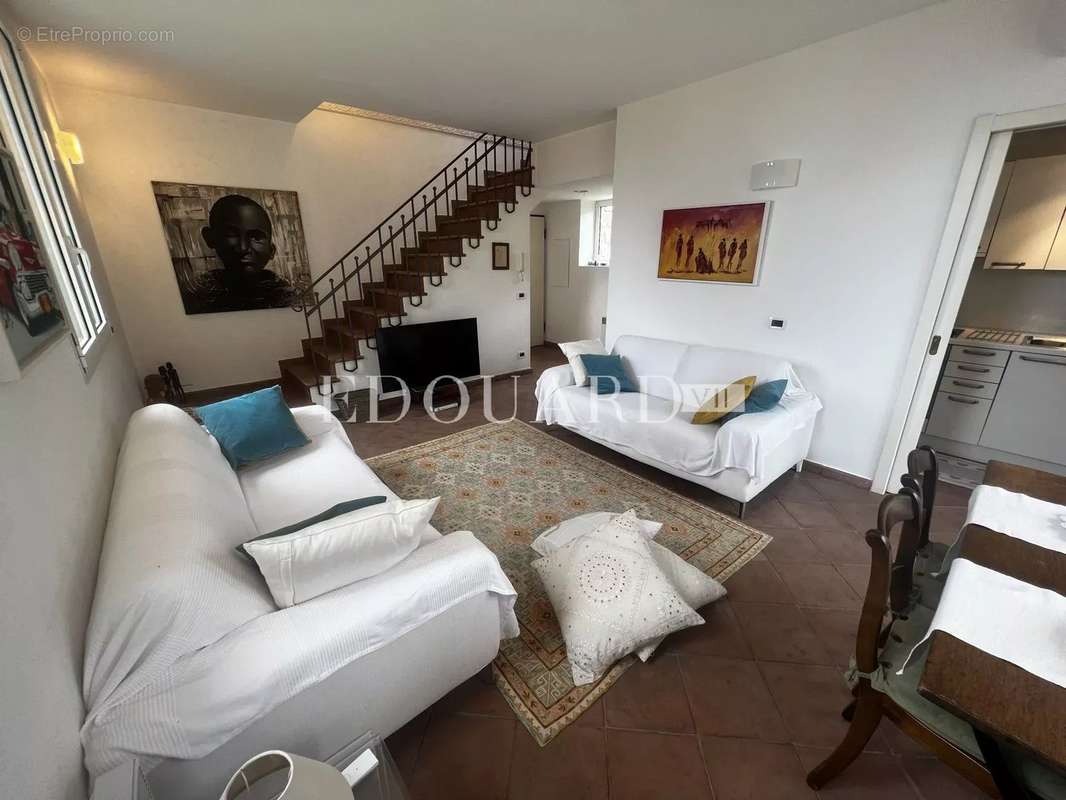 Appartement à ROQUEBRUNE-CAP-MARTIN