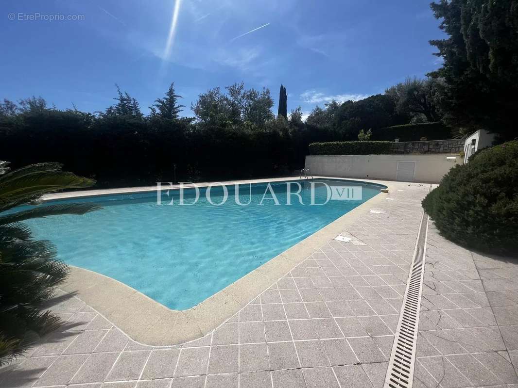 Appartement à ROQUEBRUNE-CAP-MARTIN