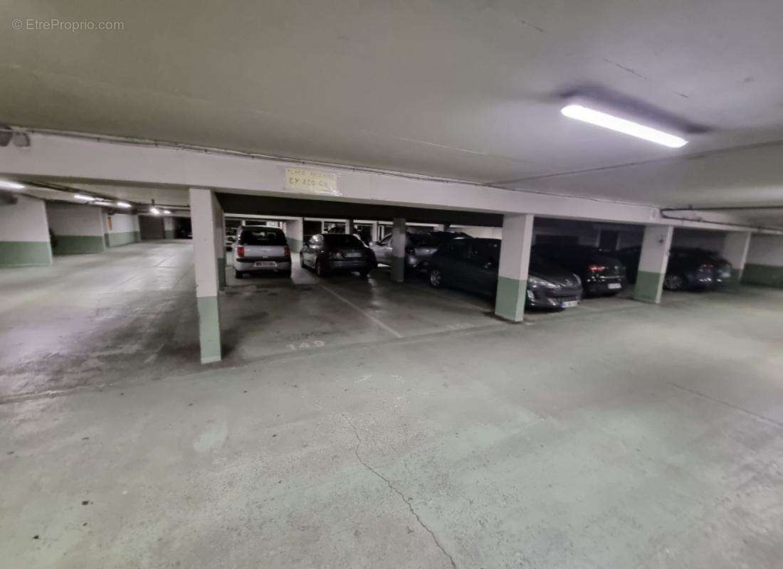 Parking à LYON-3E