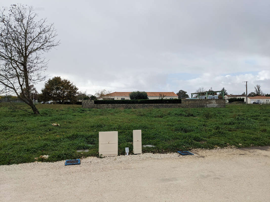 Terrain à CORME-ECLUSE