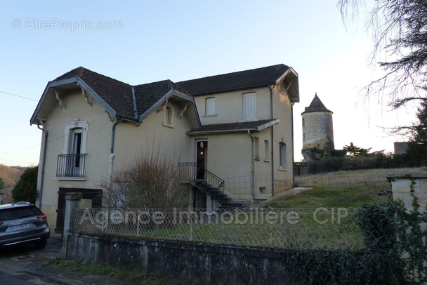 Maison à GOURDON