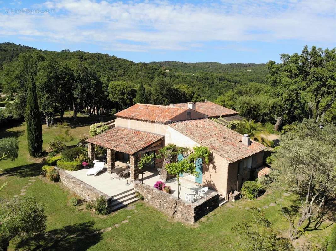 Maison à LA GARDE-FREINET