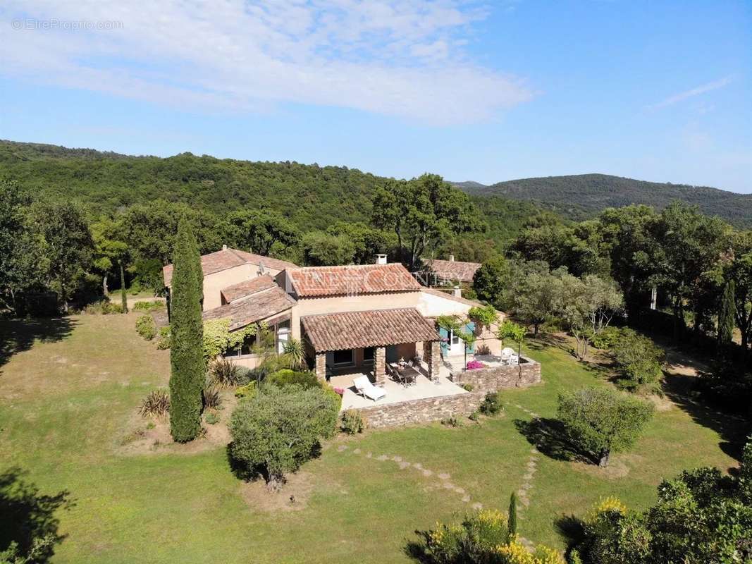 Maison à LA GARDE-FREINET