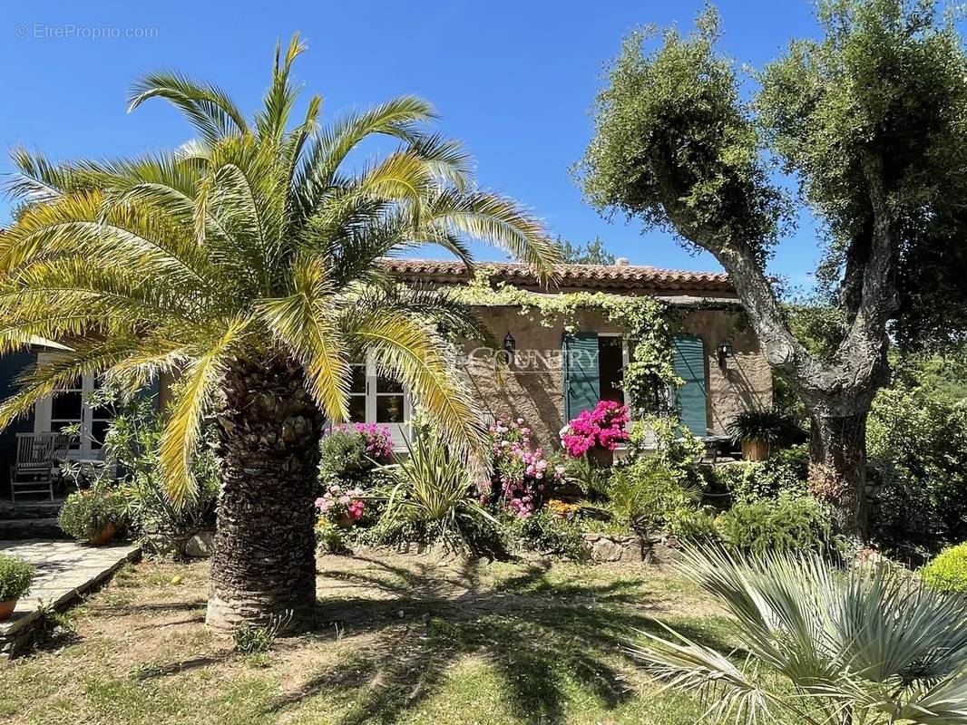 Maison à LA GARDE-FREINET