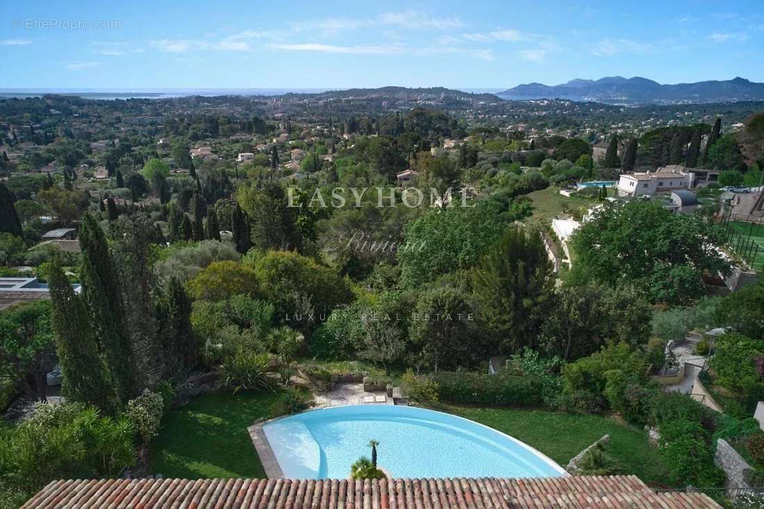 Maison à MOUGINS