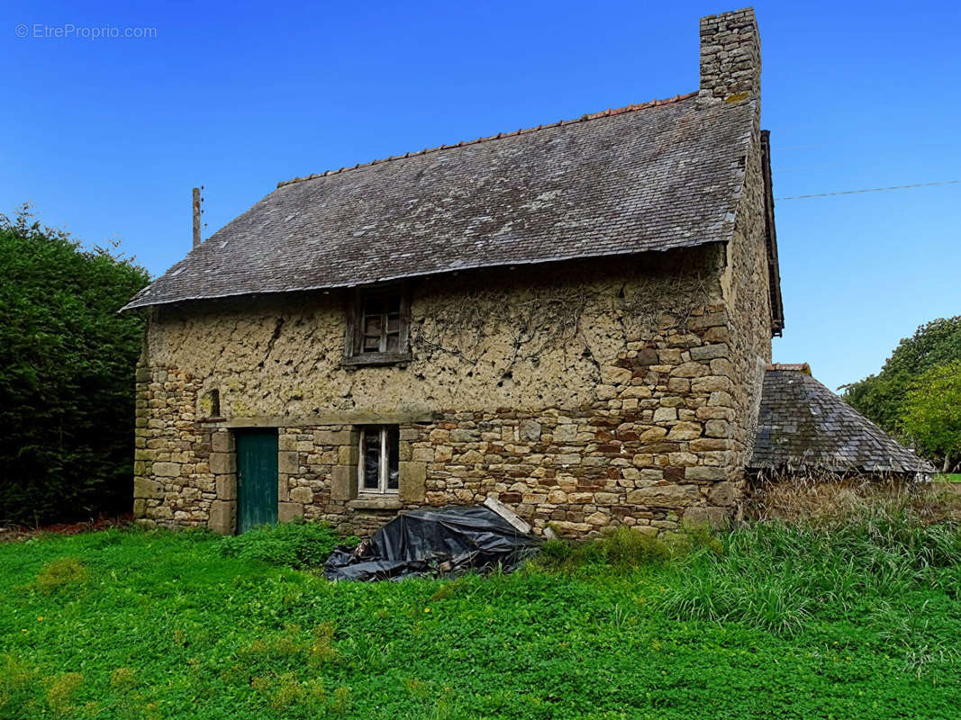 Maison à COMBOURG