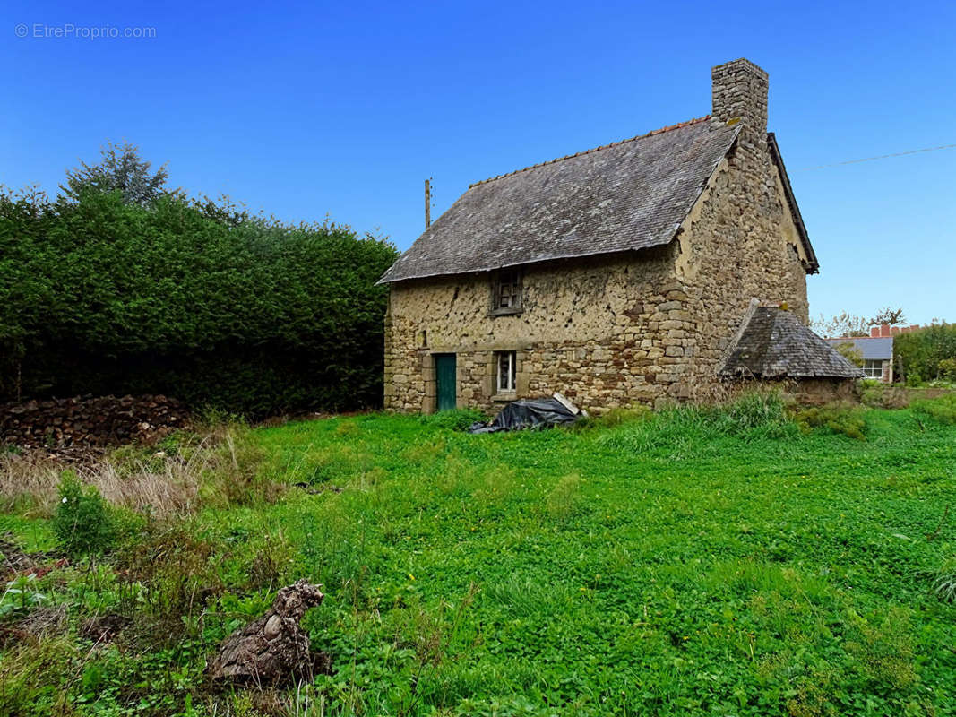 Maison à COMBOURG