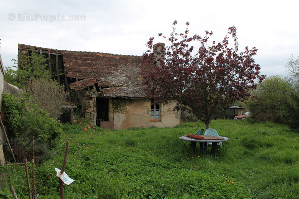 Maison à SAINT-PRIEST-EN-MURAT