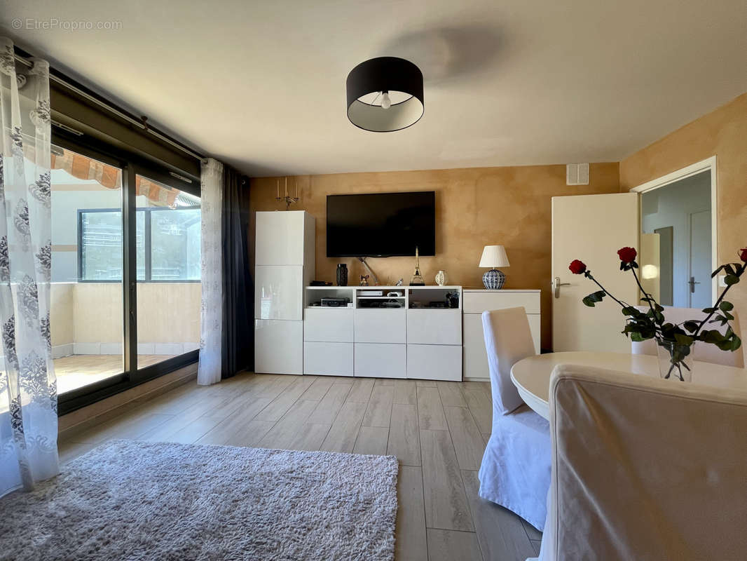 Appartement à ROQUEBRUNE-CAP-MARTIN