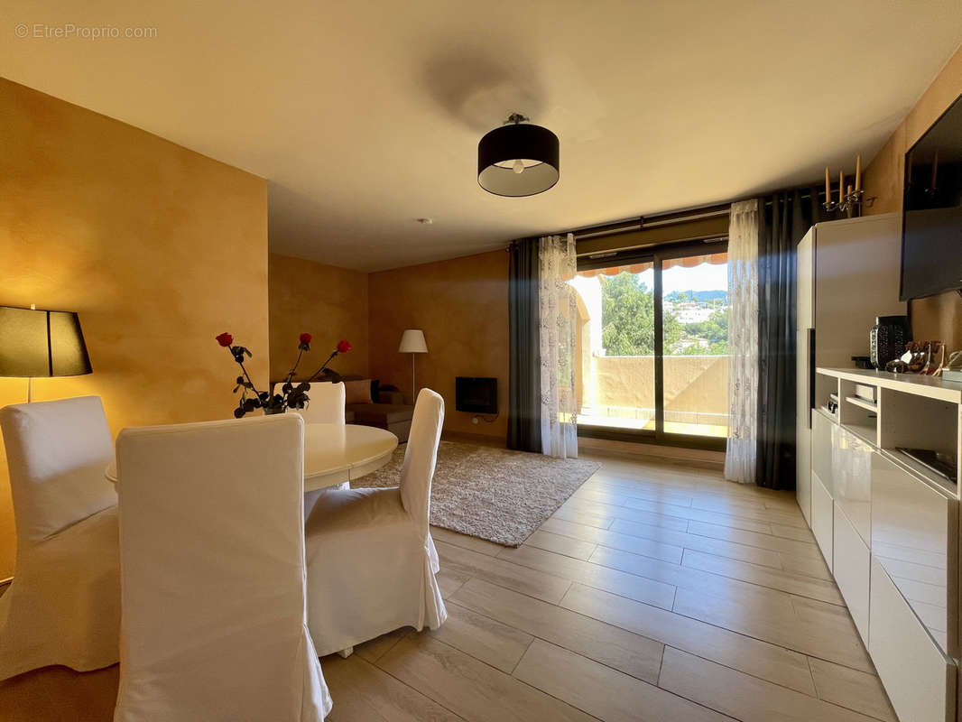 Appartement à ROQUEBRUNE-CAP-MARTIN