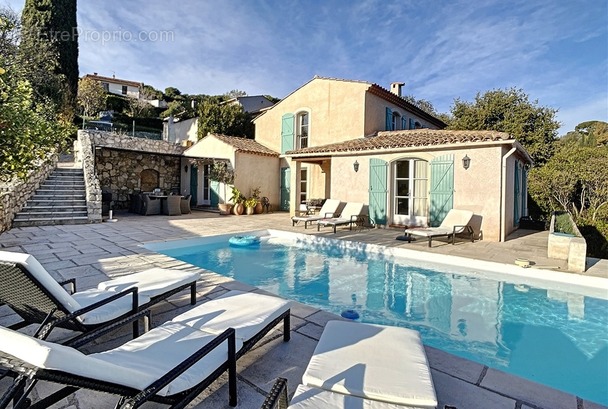 Maison à MOUGINS