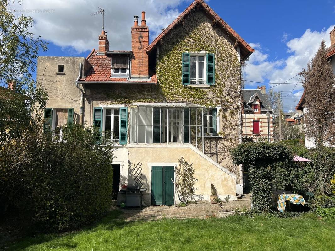 Maison à NERIS-LES-BAINS