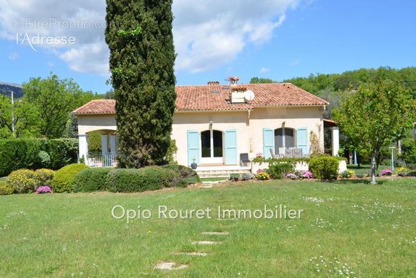 Maison à CHATEAUNEUF-GRASSE