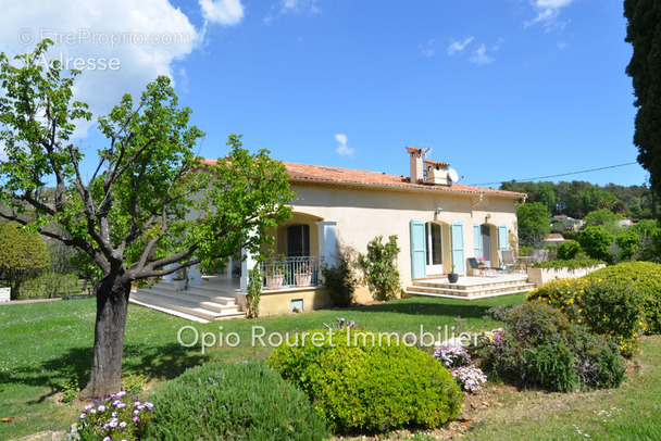 Maison à CHATEAUNEUF-GRASSE