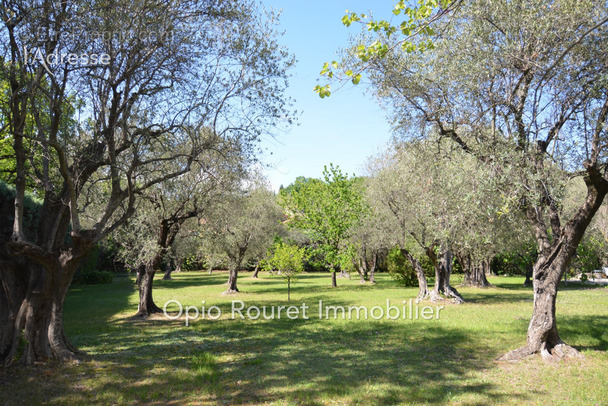 Maison à CHATEAUNEUF-GRASSE