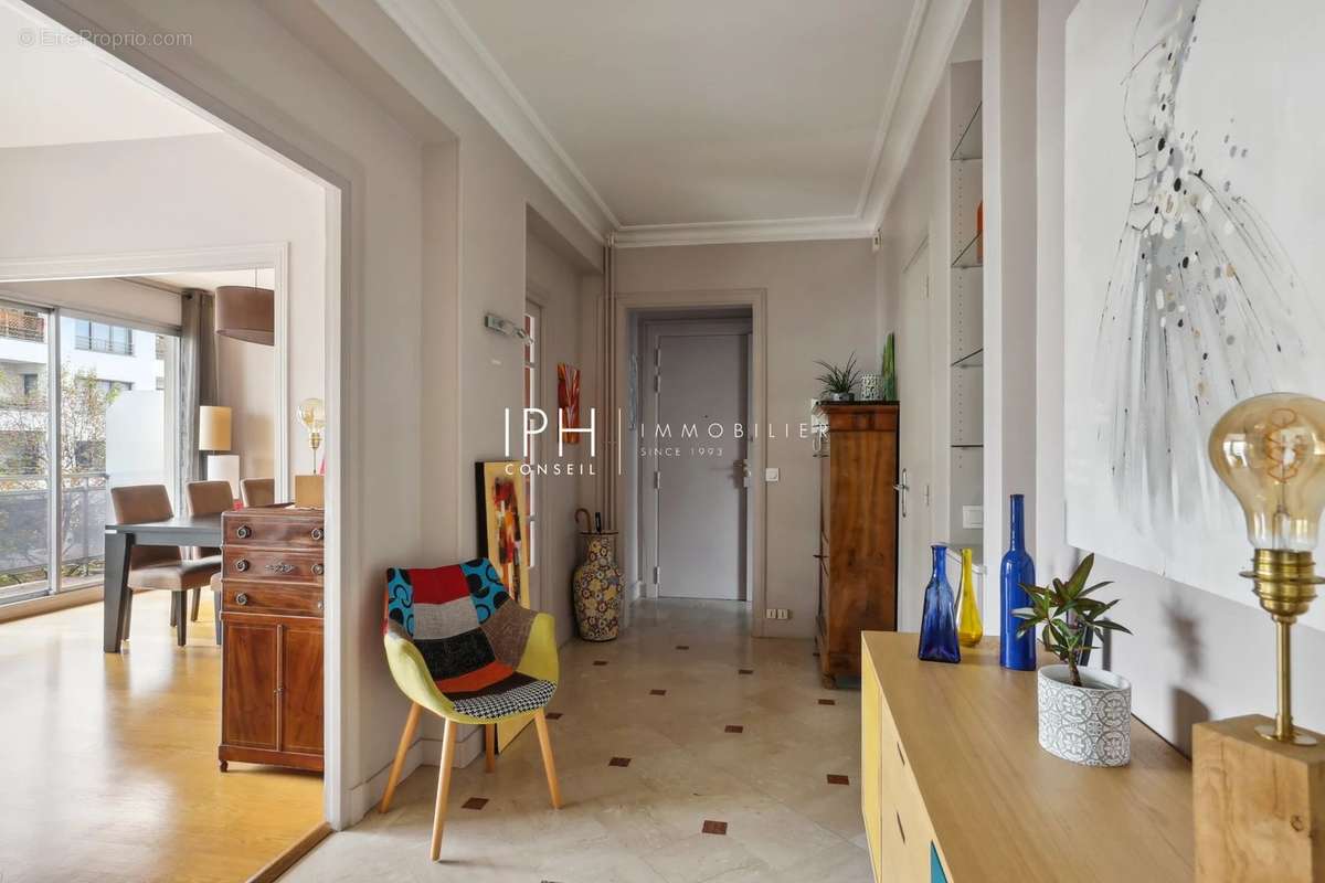 Appartement à NEUILLY-SUR-SEINE