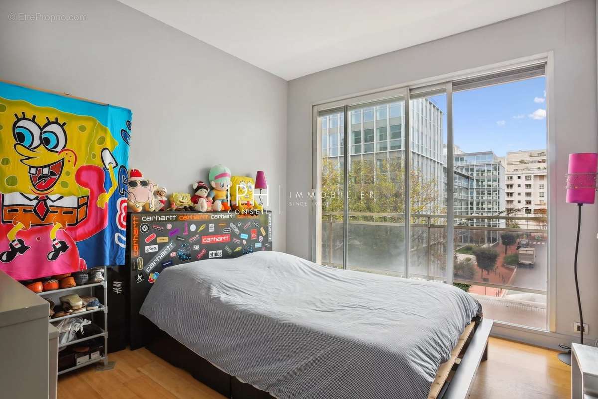 Appartement à NEUILLY-SUR-SEINE