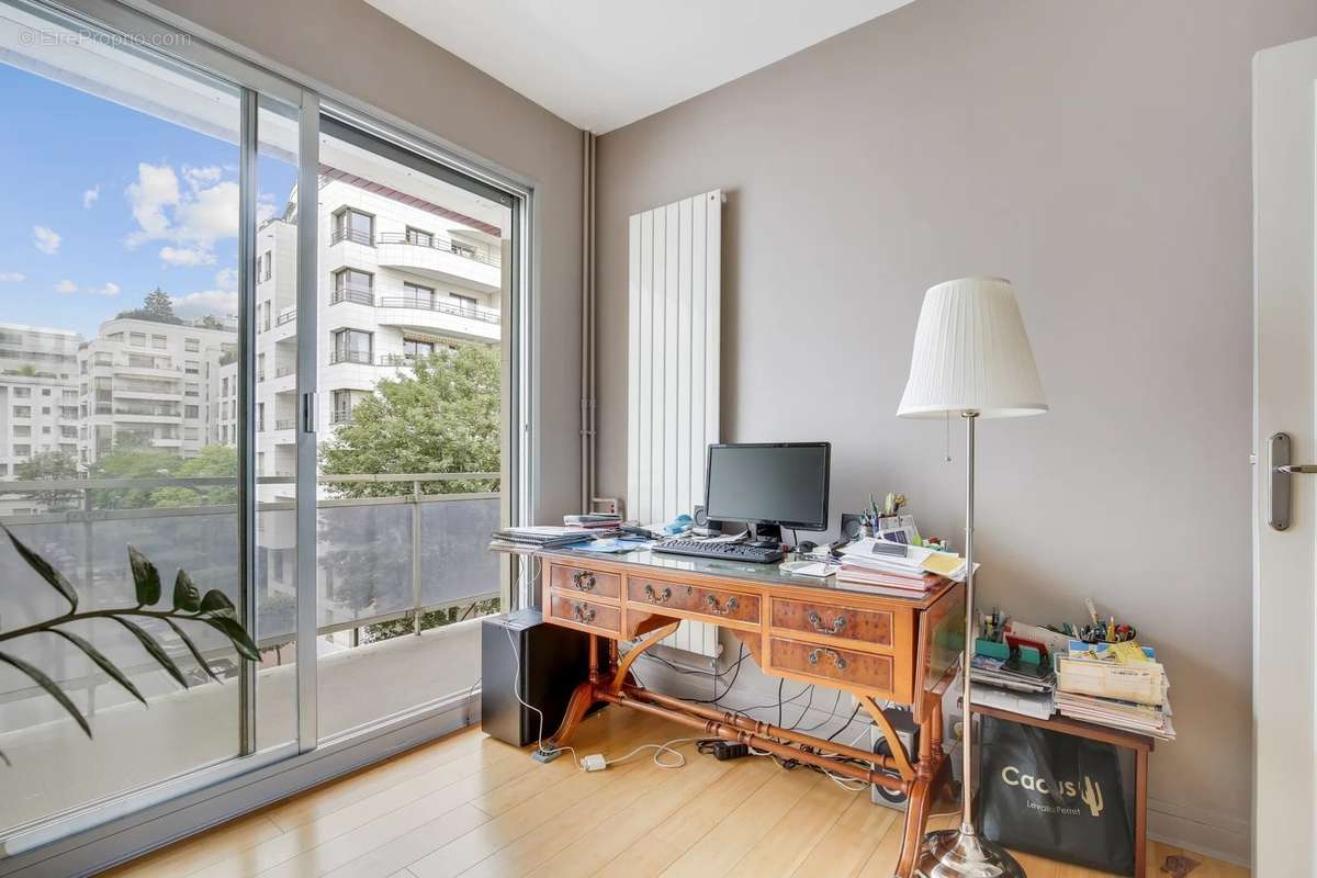 Appartement à NEUILLY-SUR-SEINE