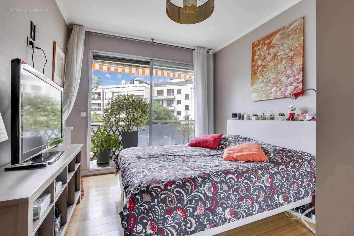 Appartement à NEUILLY-SUR-SEINE