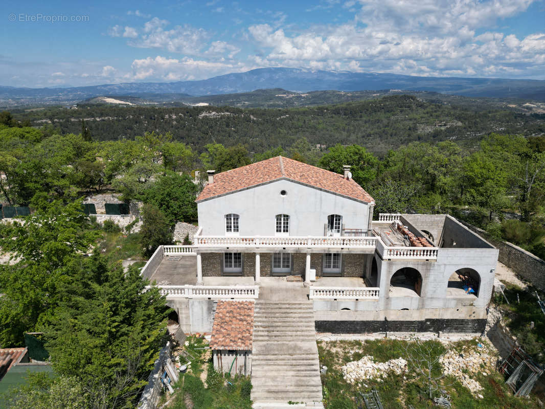 Maison à GORDES