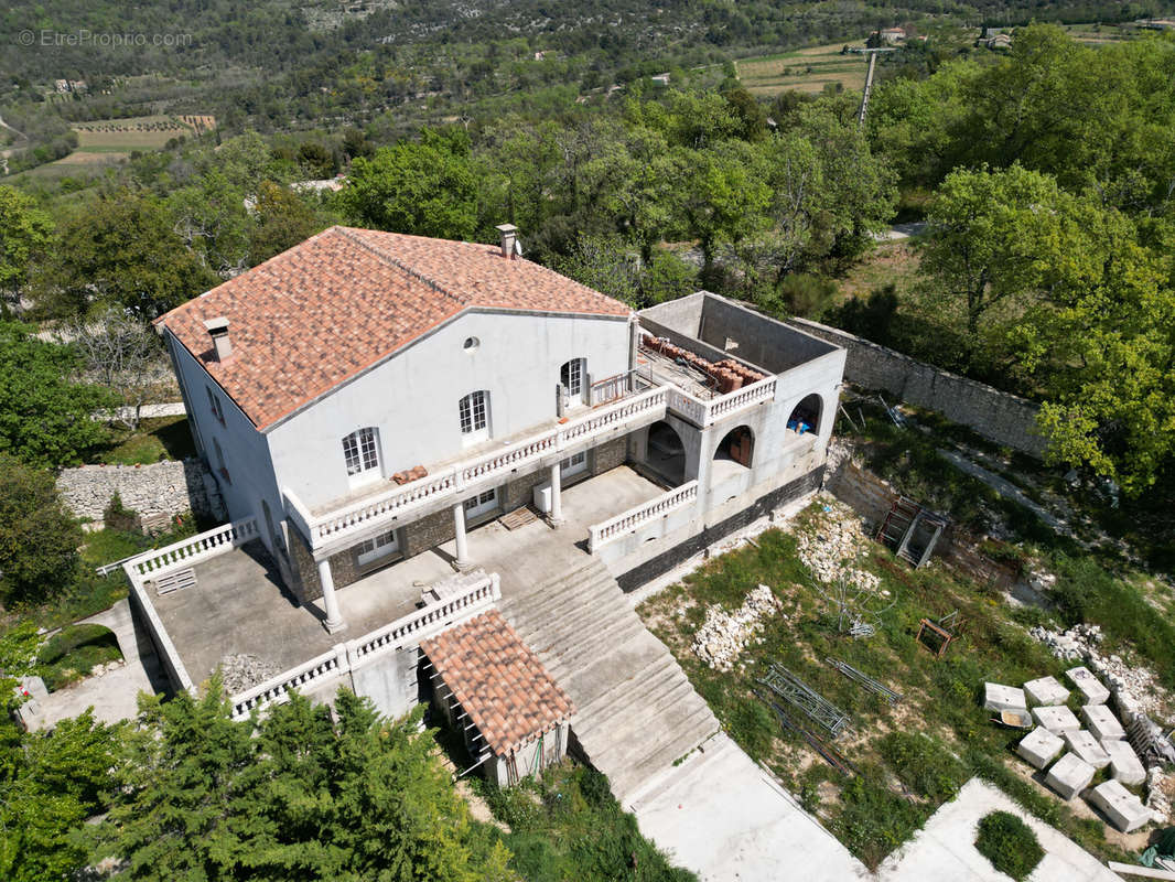 Maison à GORDES