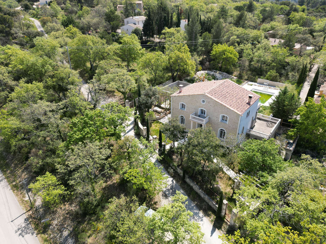 Maison à GORDES