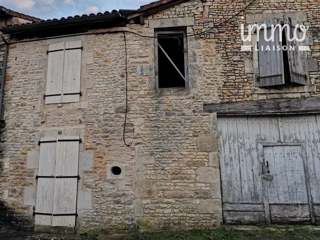 Appartement à CHAMPAGNE-MOUTON