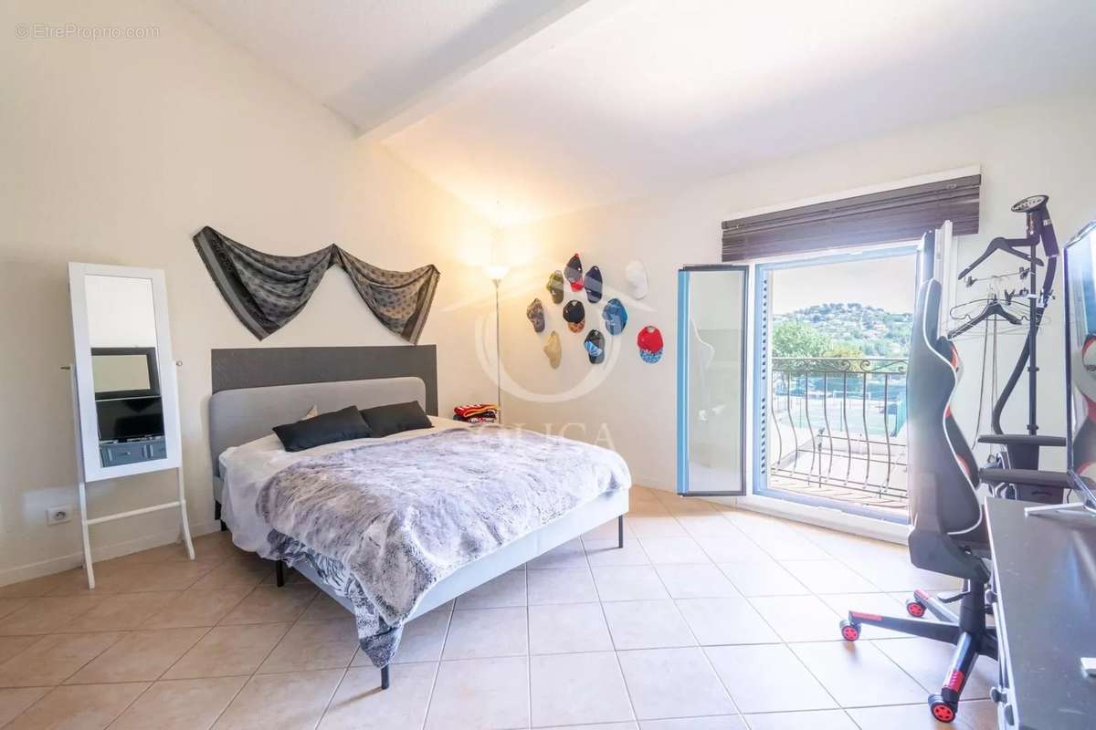 Appartement à VILLENEUVE-LOUBET