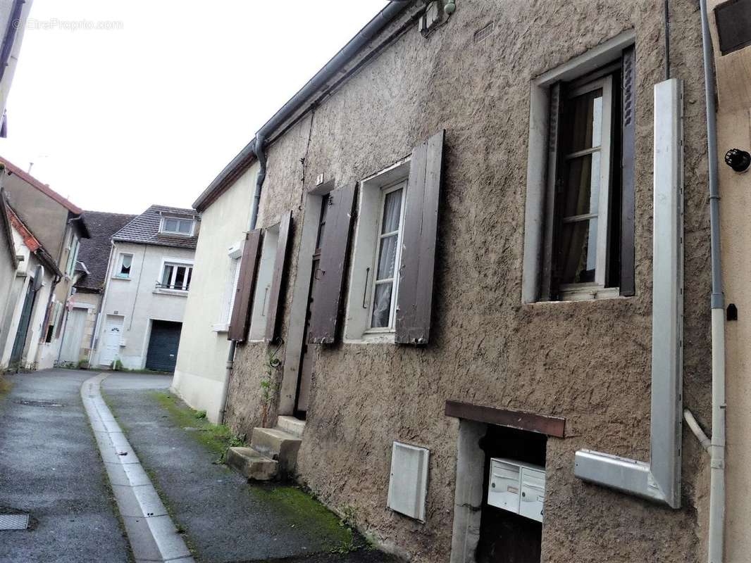 Maison à COSNE-COURS-SUR-LOIRE