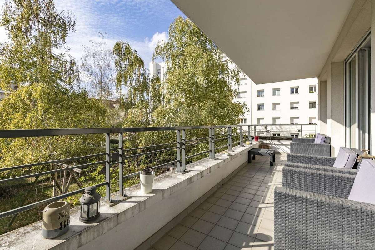 Appartement à COURBEVOIE