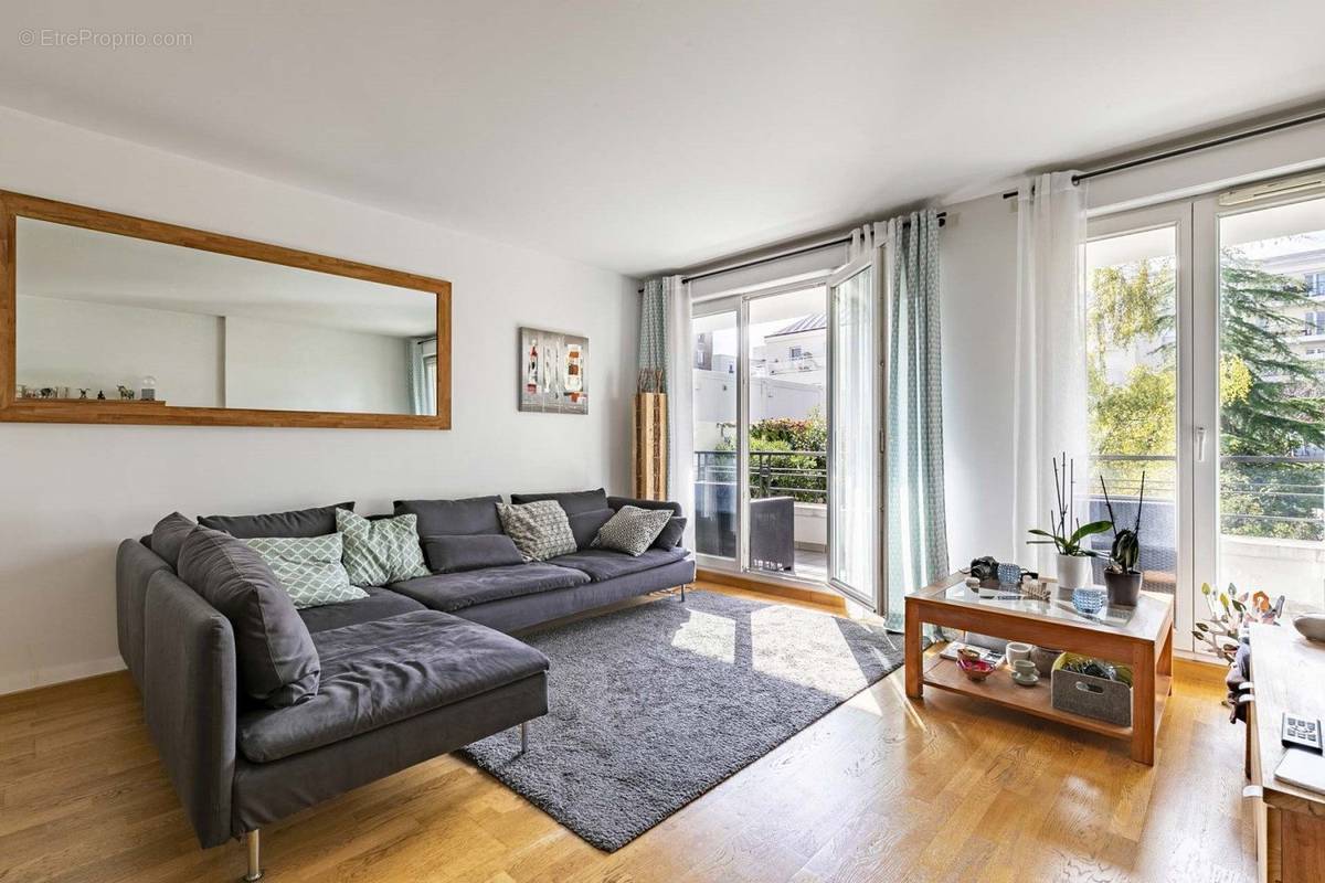 Appartement à COURBEVOIE