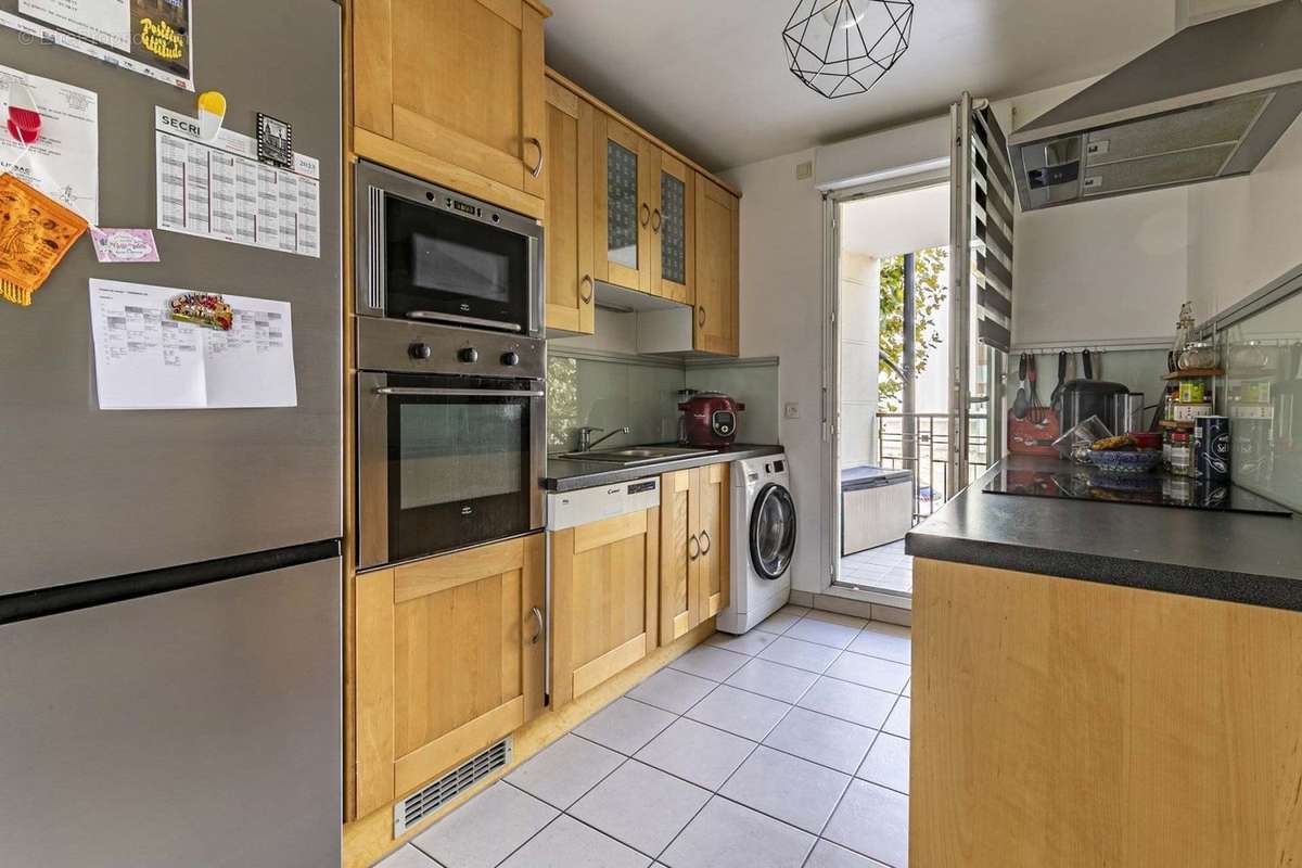 Appartement à COURBEVOIE