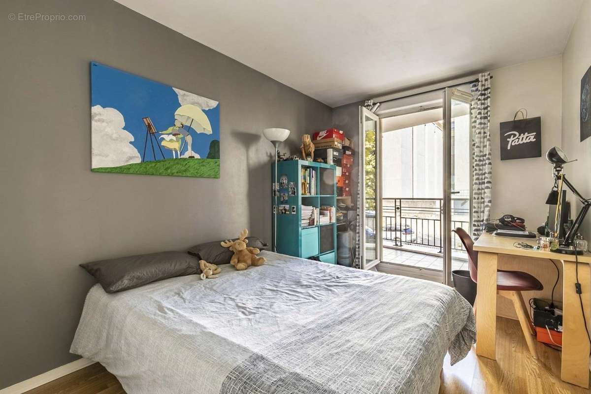 Appartement à COURBEVOIE