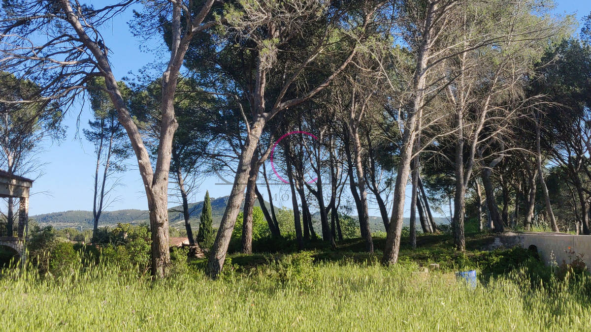 Terrain à AIX-EN-PROVENCE