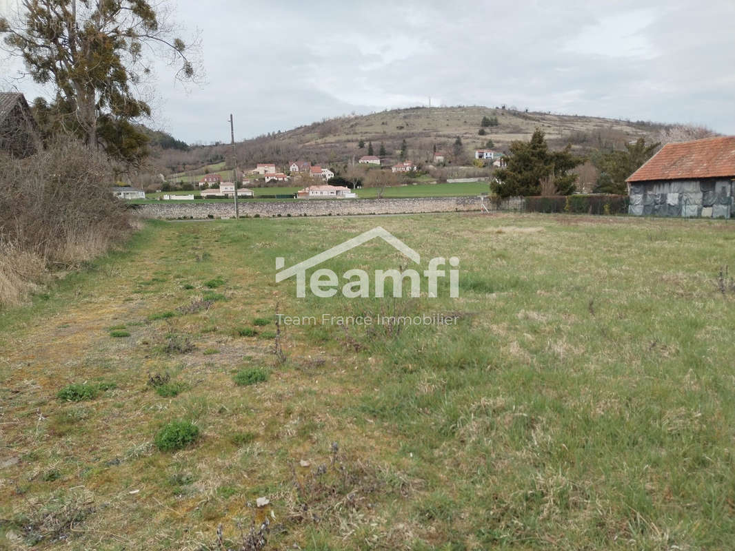 Terrain à EBREUIL