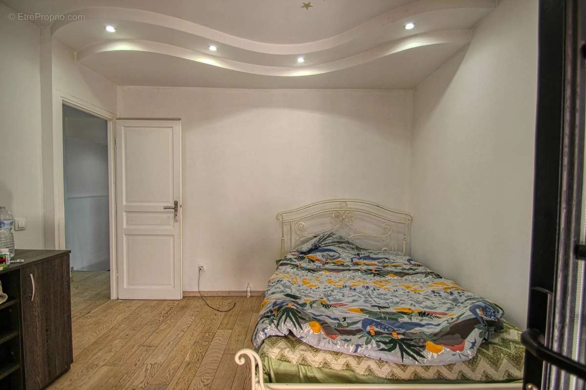 Appartement à PEILLE