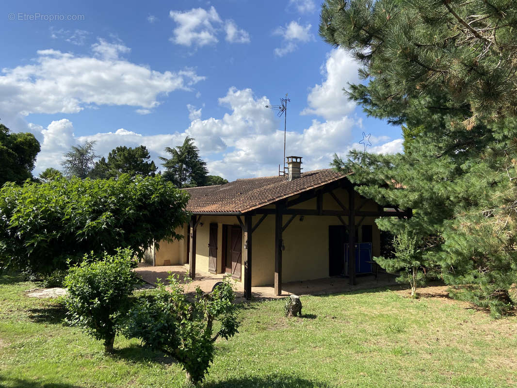 Maison à PESSAC-SUR-DORDOGNE