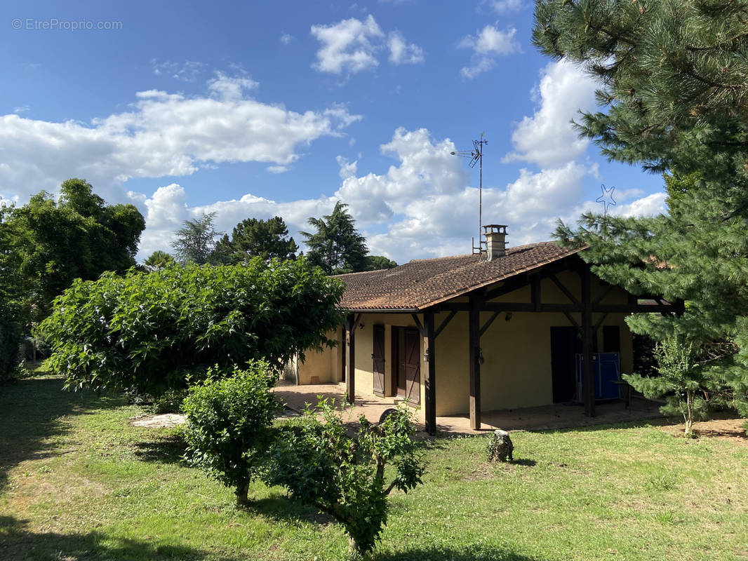 Maison à PESSAC-SUR-DORDOGNE