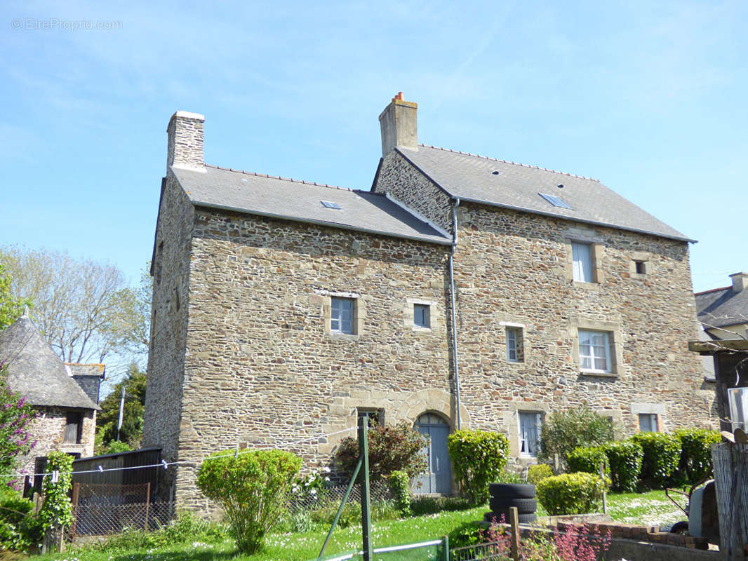 Maison à DOL-DE-BRETAGNE