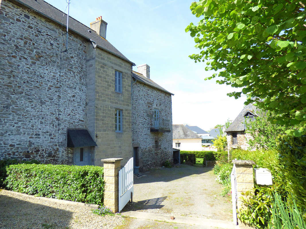 Maison à DOL-DE-BRETAGNE