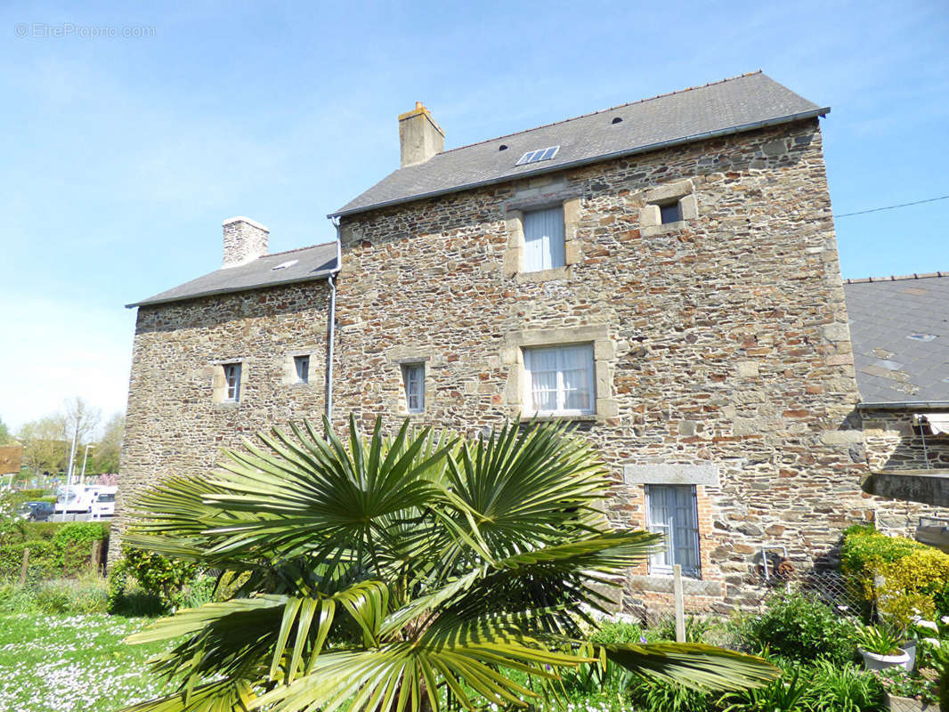 Maison à DOL-DE-BRETAGNE