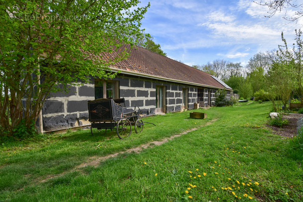 Maison à VAUX-EN-AMIENOIS