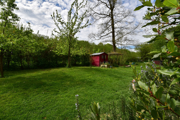 Maison à VAUX-EN-AMIENOIS