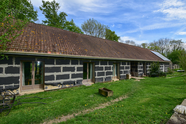 Maison à VAUX-EN-AMIENOIS