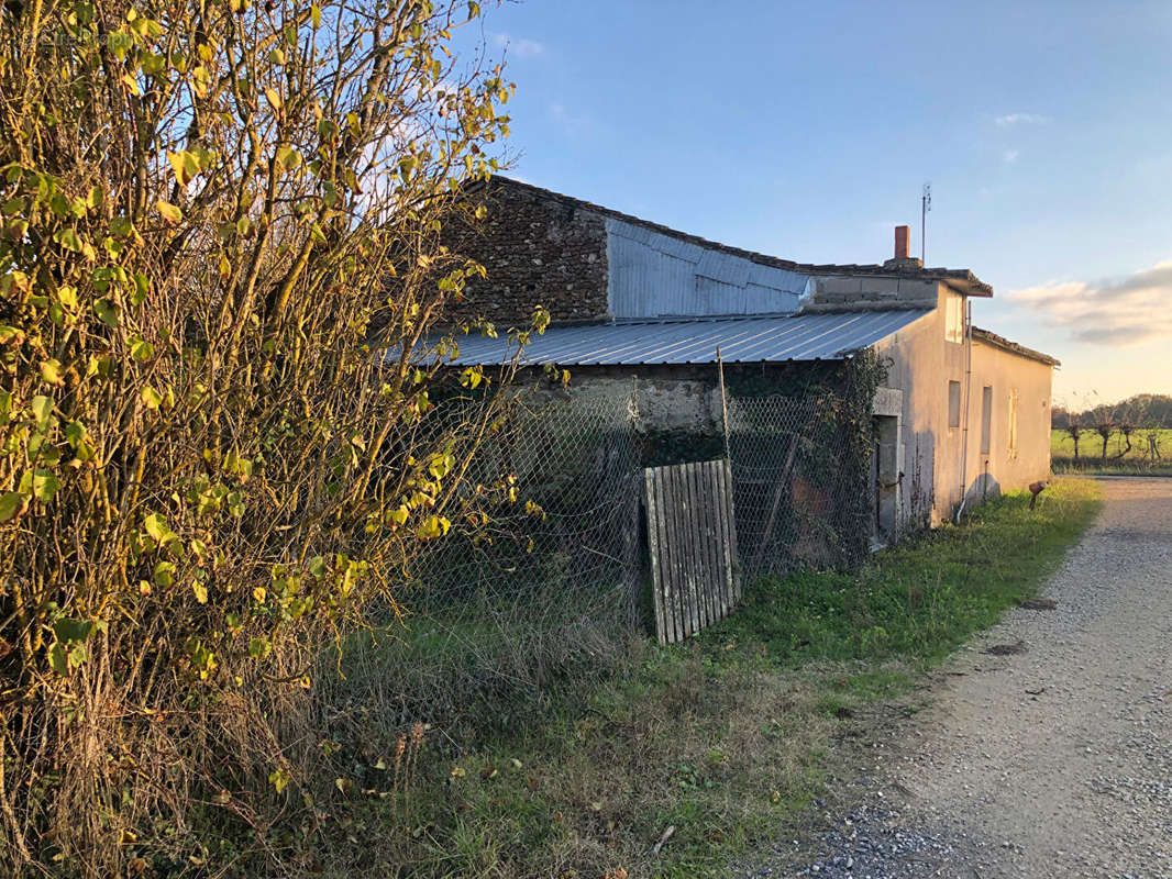 Maison à MAZEROLLES