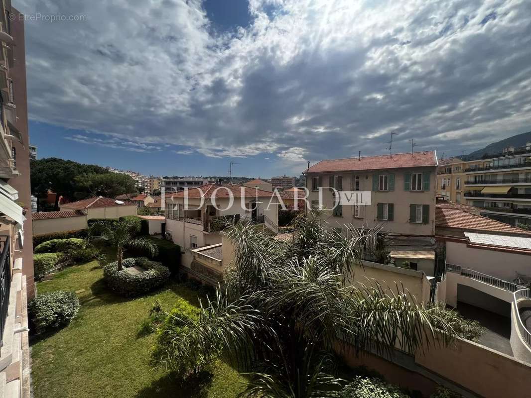 Appartement à ROQUEBRUNE-CAP-MARTIN