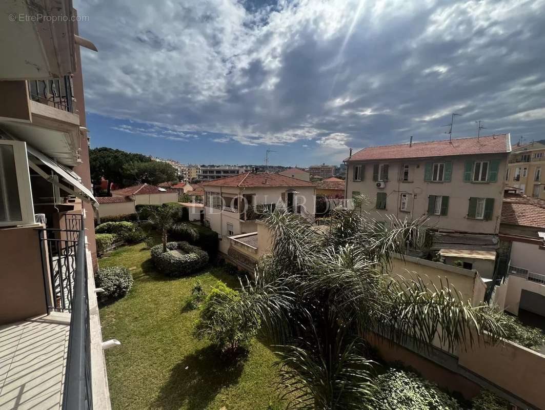 Appartement à ROQUEBRUNE-CAP-MARTIN